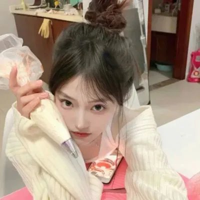 俏丽佳人